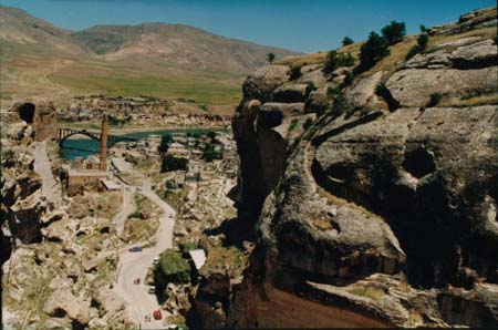 View over Hasankyef. © Tina Bird, June 2000